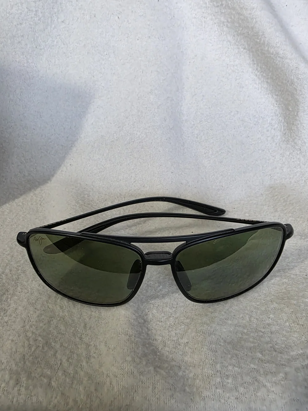 Maui Jim Men’s Black Frame Sunglasses with Green Lenses